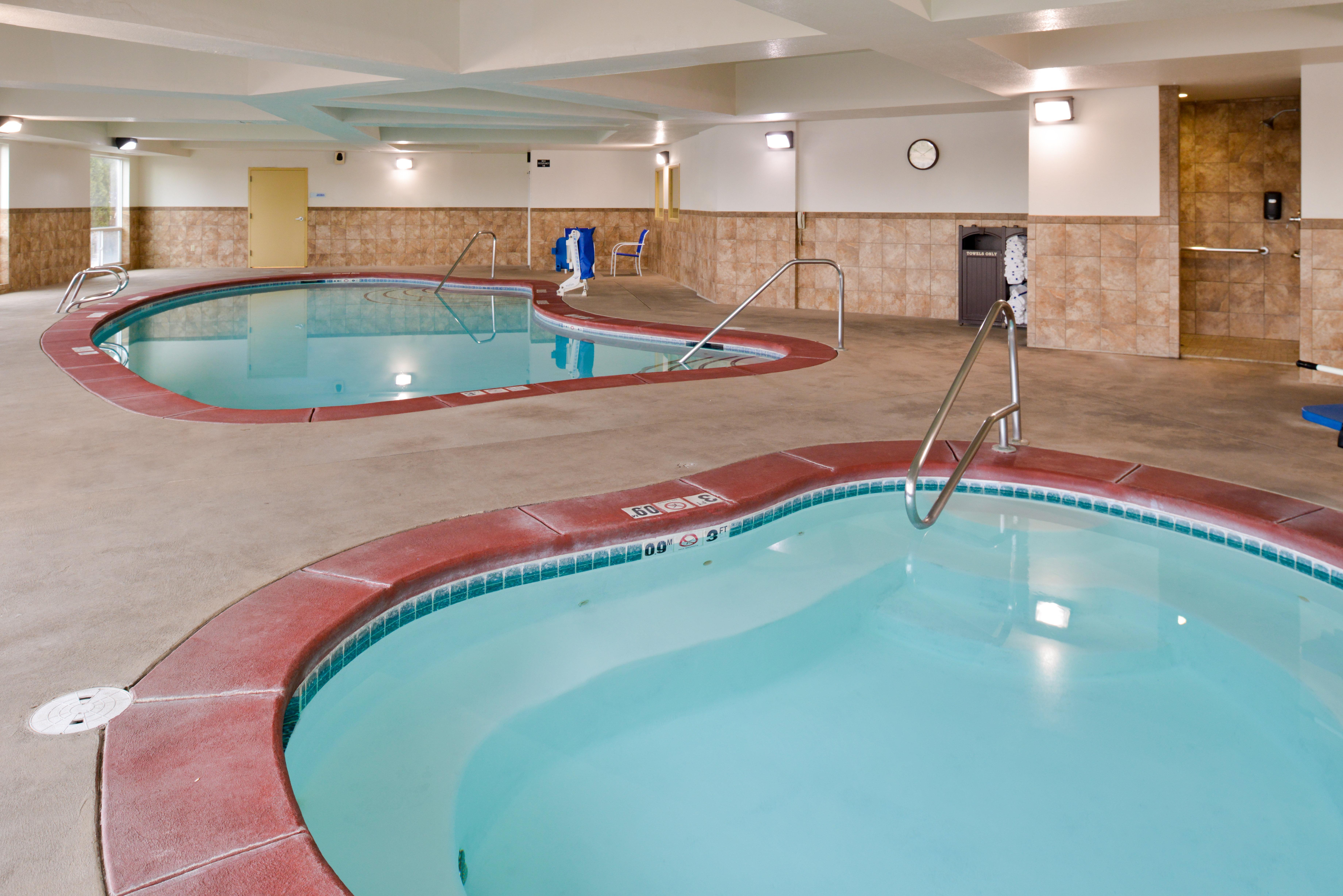 Express & - Idaho Center By Ihg Hotel 2*
